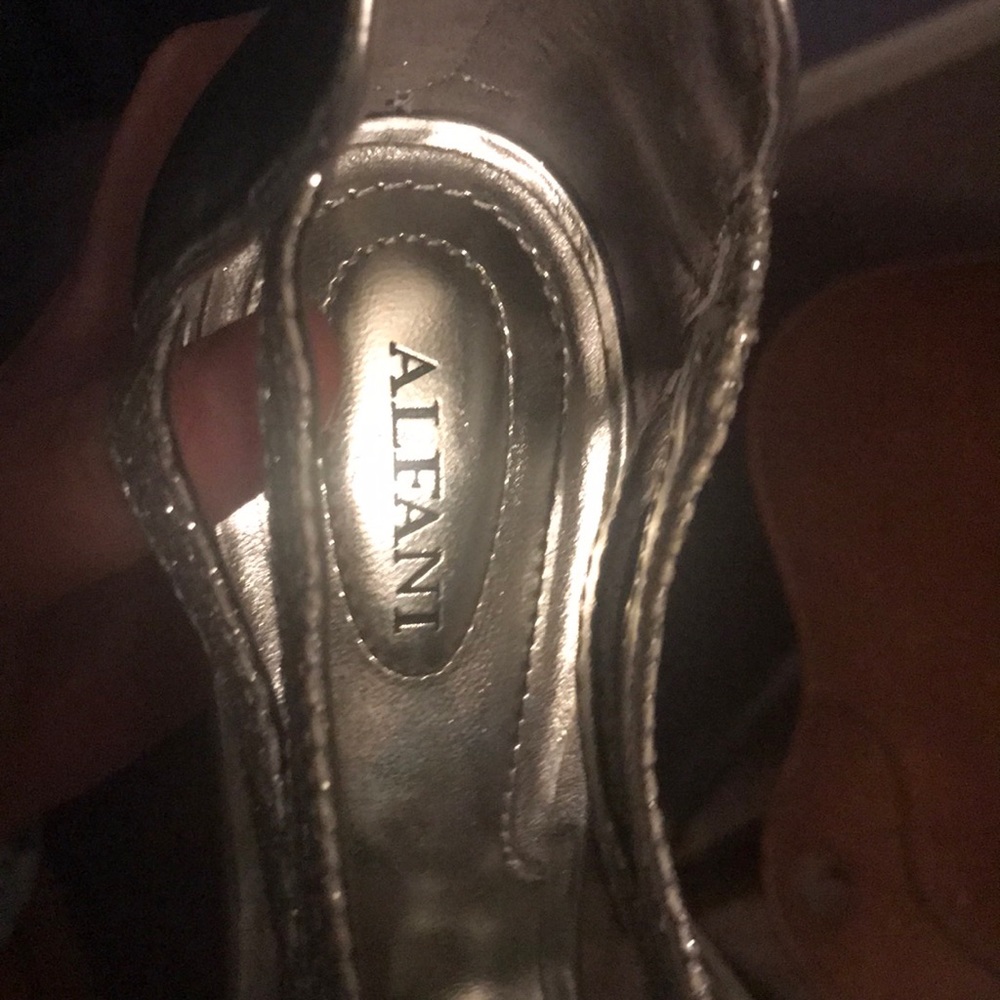Sliver heels - Picture 3 of 5